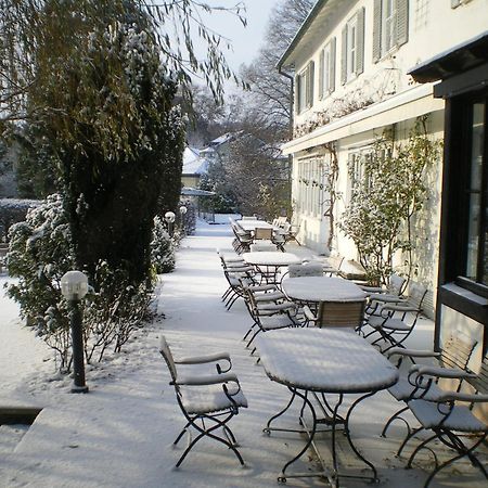 Hotel Landgut Burg Gmbh Weinstadt Buitenkant foto