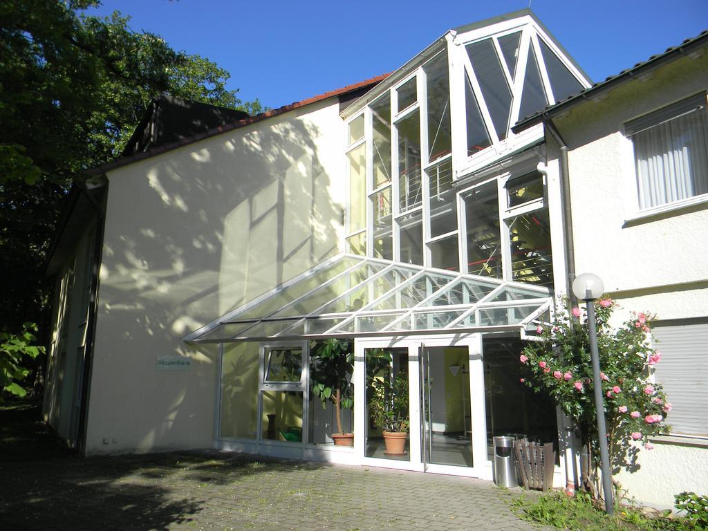 Hotel Landgut Burg Gmbh Weinstadt Buitenkant foto