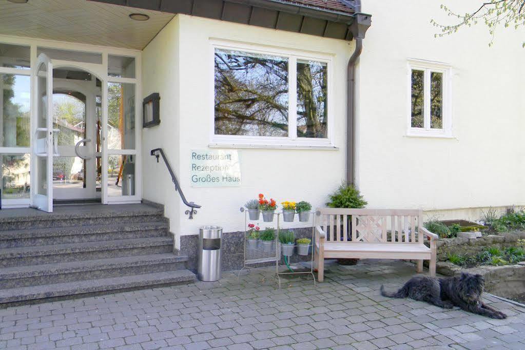 Hotel Landgut Burg Gmbh Weinstadt Buitenkant foto